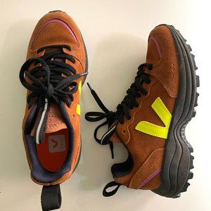 Like new suede VEJA VENTURI SNEAKERS size 39 / 8.5